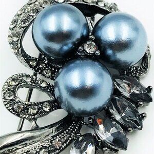COPY - 1940'S ART DECO STYLE RHINESTONE BROOCH GRAY WITH FAUX PEARLS